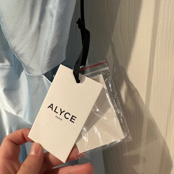 Alyce Paris glacier blue long gown, size 4, NWT - Picture 7 of 8